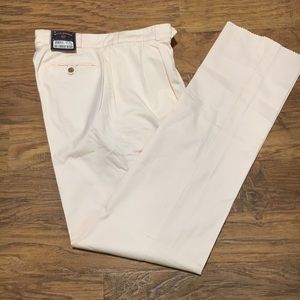 NWT Bill’s Khakis Travel Twill M2 Pleated Waist 33